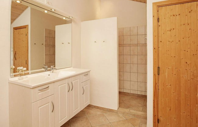 8 Person Holiday Home in Strandby - Foto 3