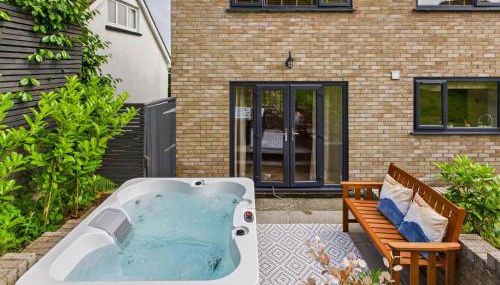 Luxury Beach Stay with Hot Tub - Foto 4