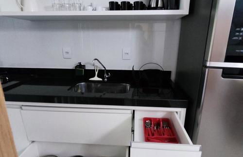 Apartamento novo a 350 m da praia das Toninhas em Ubatuba - 2 dormitórios sendo 1 suite, piscina, varanda gourmet com churrasqueira, ar condicionado, cozinha completa, garagem privativa - Foto 17