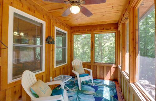 Romantic Mountain View Cabin Rental Near Downtown! - Foto 17