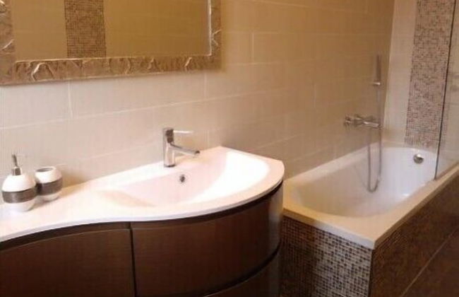 Demi's Home - Photo 15