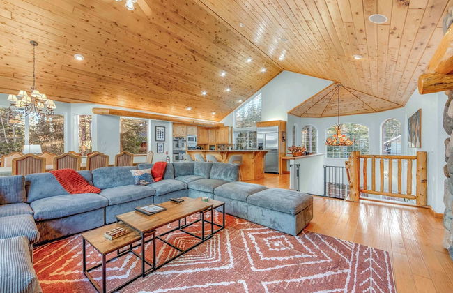 Fully Remodeled Tahoe Retreat with Game Room and Hot Tub - Foto 20