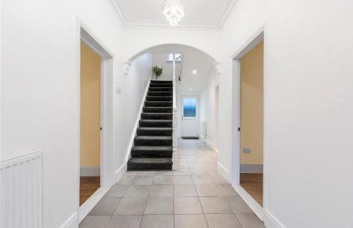 Spacious 6-Bed with Pool Table Desks in every room - Foto 34