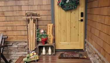 Tony's Riverside Oasis - Photo 3