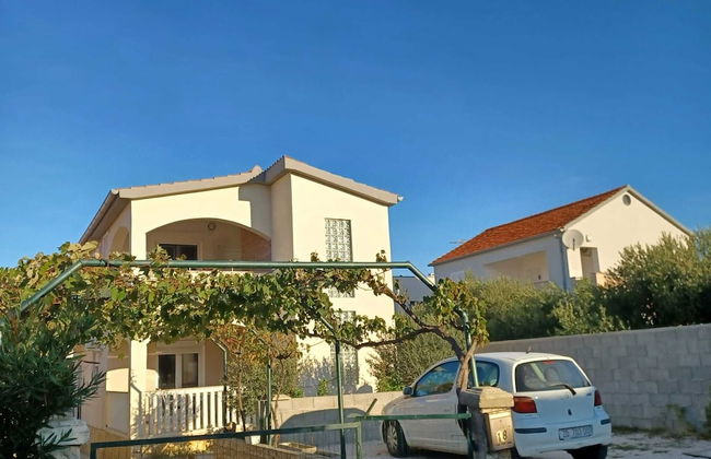 Beachfront Apartment With Balcony and Sea View - Foto 1