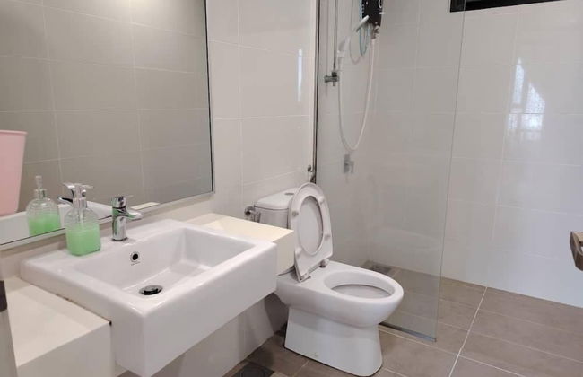 MidValley MegaMall View Southkey Mosaic 2BR 2FREE By Natol - Foto 8