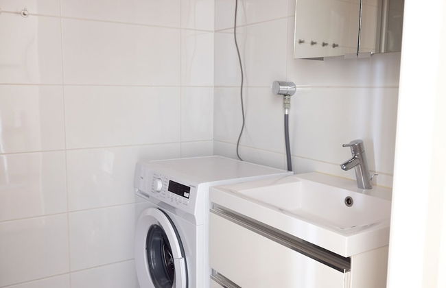 2ndhomes Central 1BR Apartment w Balcony - Foto 15