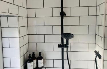 Homely flat just off Leigh Broadway - Foto 9