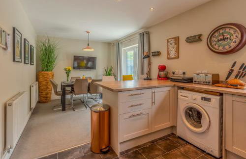 Charming Modern Retreat with Private Garden - Pass the Keys - Foto 14