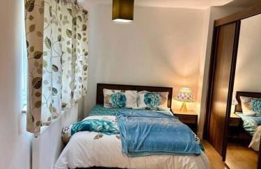 3 Bed House Sleeps 8 -Near Heathrow -Free Parking - Foto 22