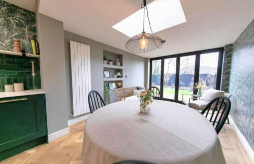 Beautifully styled Home with Garden - Foto 8