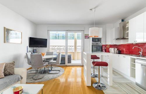 Bačvice - 2 BR , terrace,3 air conditioners, parking,elevator 3 minutes to the beach - Photo 3