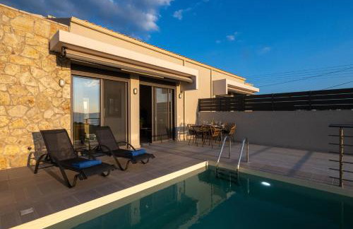 A V Luxury Apartments with Private Pools - Photo 50
