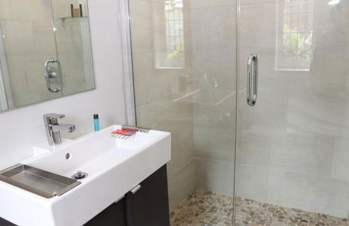 A Stylish Stay w/ a Queen Bed, Heated Floors.. #18 - Foto 7