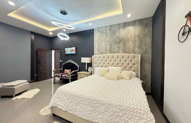 Huge Pool Villa with Private Lake - Foto 4