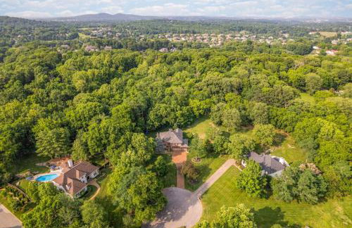 Updated and Spacious Home with Huge Yard Office and Decks - Foto 61