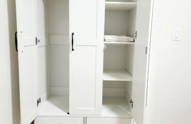 Cozy 2BR in Newark for Families, Work & Long Stays - Photo 6