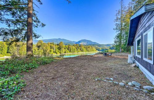 Dreamy Riverside Cabin with Fireplace and Grill - Foto 29