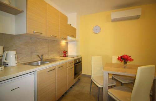 Authentisches Steinhaus mit Garten, Grill, Spielplatz, Trampolin - Foto 11