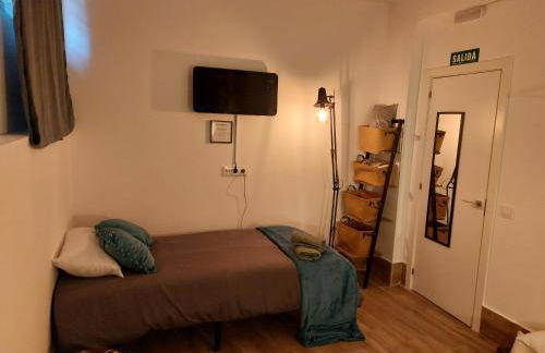 Apartamento completo distancia 350m Chamartin - Photo 57