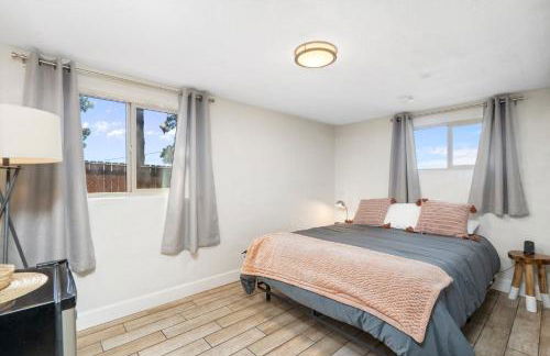 NEW! HUGE 5BR Mountain Views Game Room Hot Tub Lawn Games BBQ - Photo 73