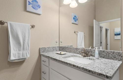 7 beds Nerf Wall Arcade 4 min Walk 2 Beach! - Foto 49