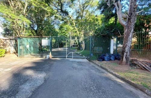 Aconchegante casa na Granja Viana - Foto 17