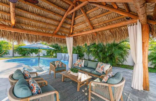 Tiki Hut Paradise Mins to Beach w Fire Pit - Foto 37