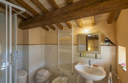 Beautiful Villa in Belforte All'isauro With Swimming Pool - Foto 46