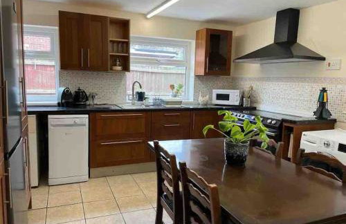 English Beach and Countryside - Photo 9