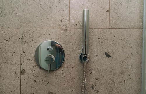 Bright & Contemporary Home with Balcony in Vibrant Piraeus - Foto 19