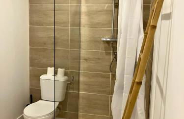 Beau Duplex moderne et calme - gare & centre - idéal pro-couple-famille - Foto 7