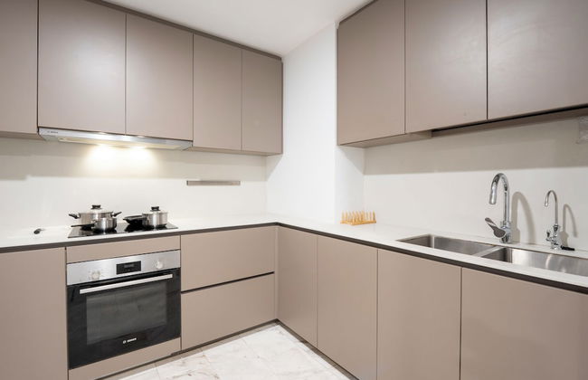 Moonway Luxury Suites At Eaton Residence - Photo 75