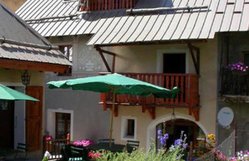 Chalet spacieux et équipé, 8 pers, à 300m des pistes, Serre Chevalier-Le Bez - FR-1-762-23 - Foto 2