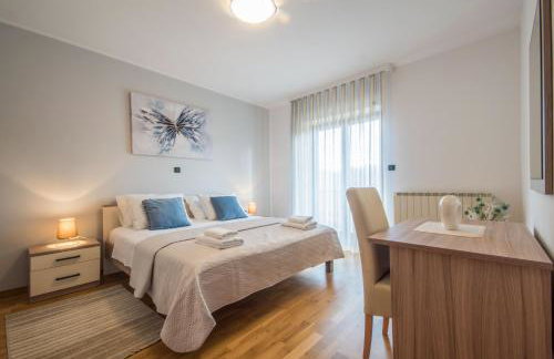 Villa Ritoša, a beautiful pool villa surrounded by greenery - Photo 20