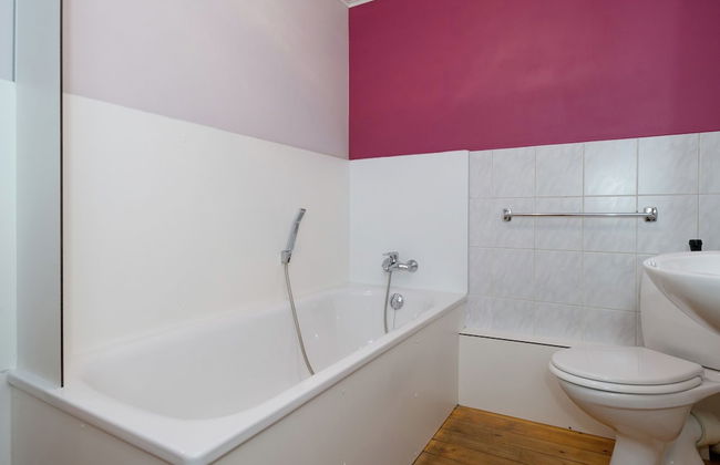 Modern Cottage With Private Garden in Waimes - Photo 18