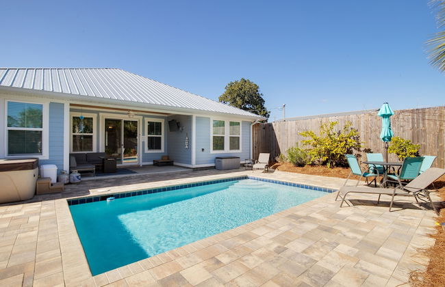 Gorgeous 3bd/2.5ba NEW Home w/ Private Heated Pool Steps From Beach! - Foto 1