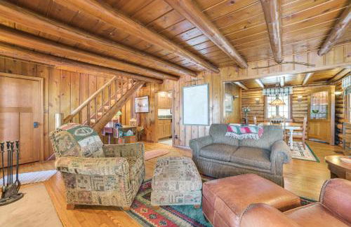 Steps to Lake Huron! Family Outdoorsy Getaway - Foto 3