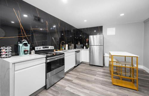 Classy and Chic 2BR Home near Galleria - Foto 1