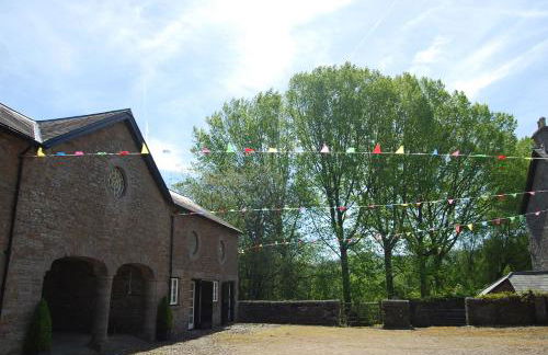 Glanhenwye Courtyard Cottages - Photo 100