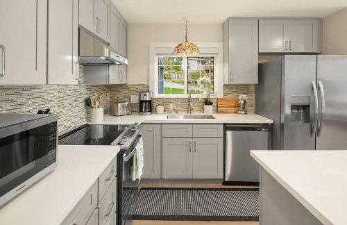 Remodeled Bellevue Family home w AC close to everything - Foto 11