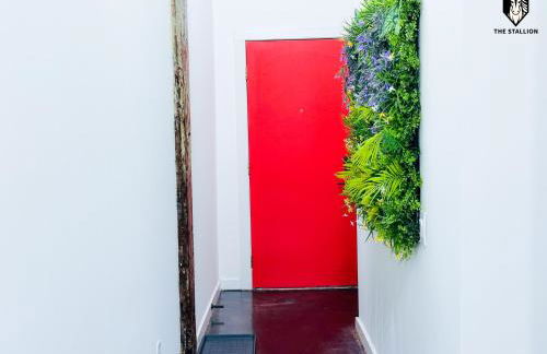 The Stallion #101 - 1BD Modern Loft with Private Patio - Walk to various attractions - Foto 7