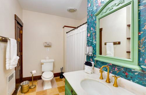 Elegant Oceanfront Maine Estate with Gazebo - Foto 29