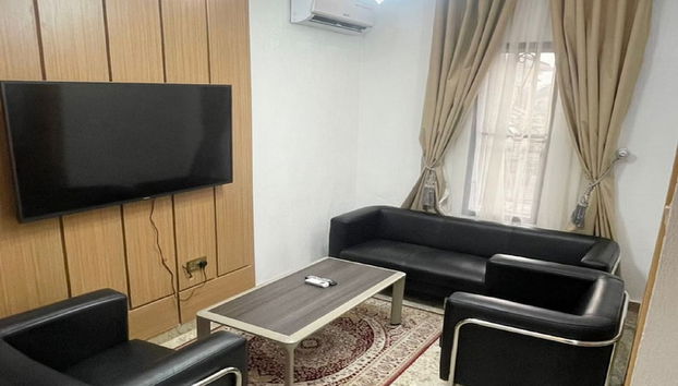 Nduson Crown Apartment - Photo 5, Room