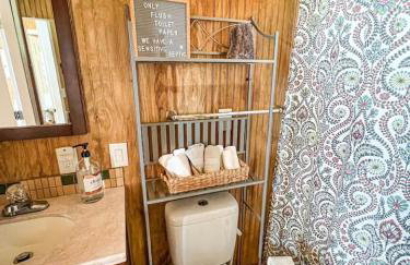 Breathtaking ViewsTwo Bedroom Cabin with Hot tub - Foto 14