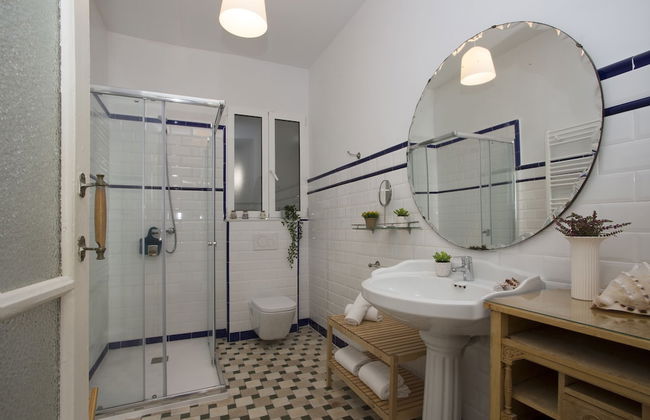 SingularStays Ms Rogers - Photo 22