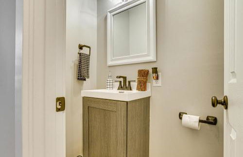 Walk to Bites and Whittier Park Uptown Getaway! - Foto 12