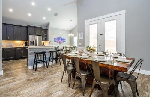 Gorgeous Modern 6BR South Facing Private Pool Hot Tub BBQ Theater 2 Miles Disney - Foto 32