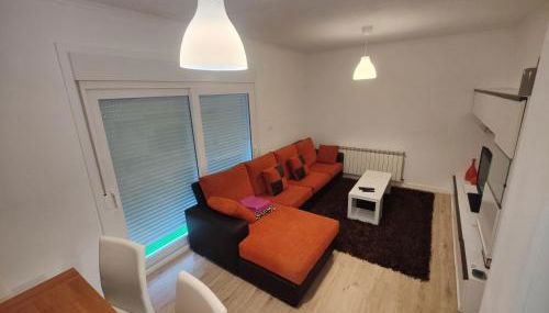 Ático espacioso en zona céntrica - Foto 3