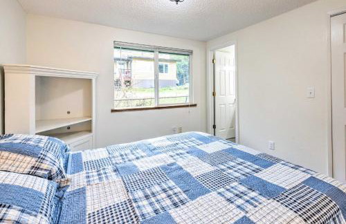 Walkable Sitka Getaway with Community Perks! - Foto 16